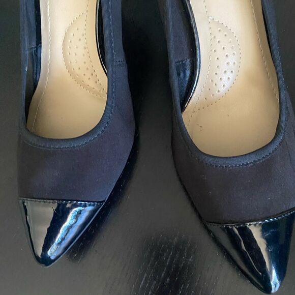 NEW Ellen Tracy Black Cap Toe Pointed Heels Pumps Womens Size 7.5 Stiletto - Picture 4 of 9